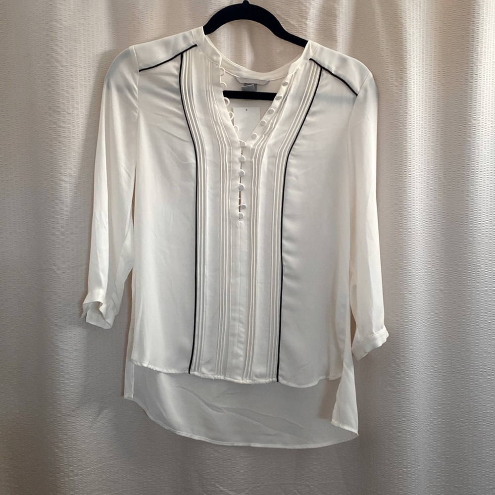 New H&M off white with black and button accents Tunic